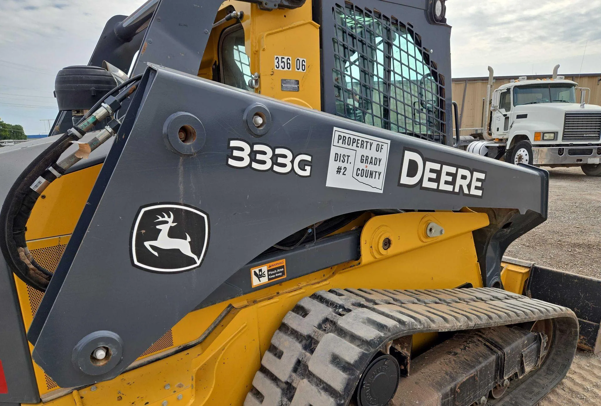 2018 John Deere 333G
