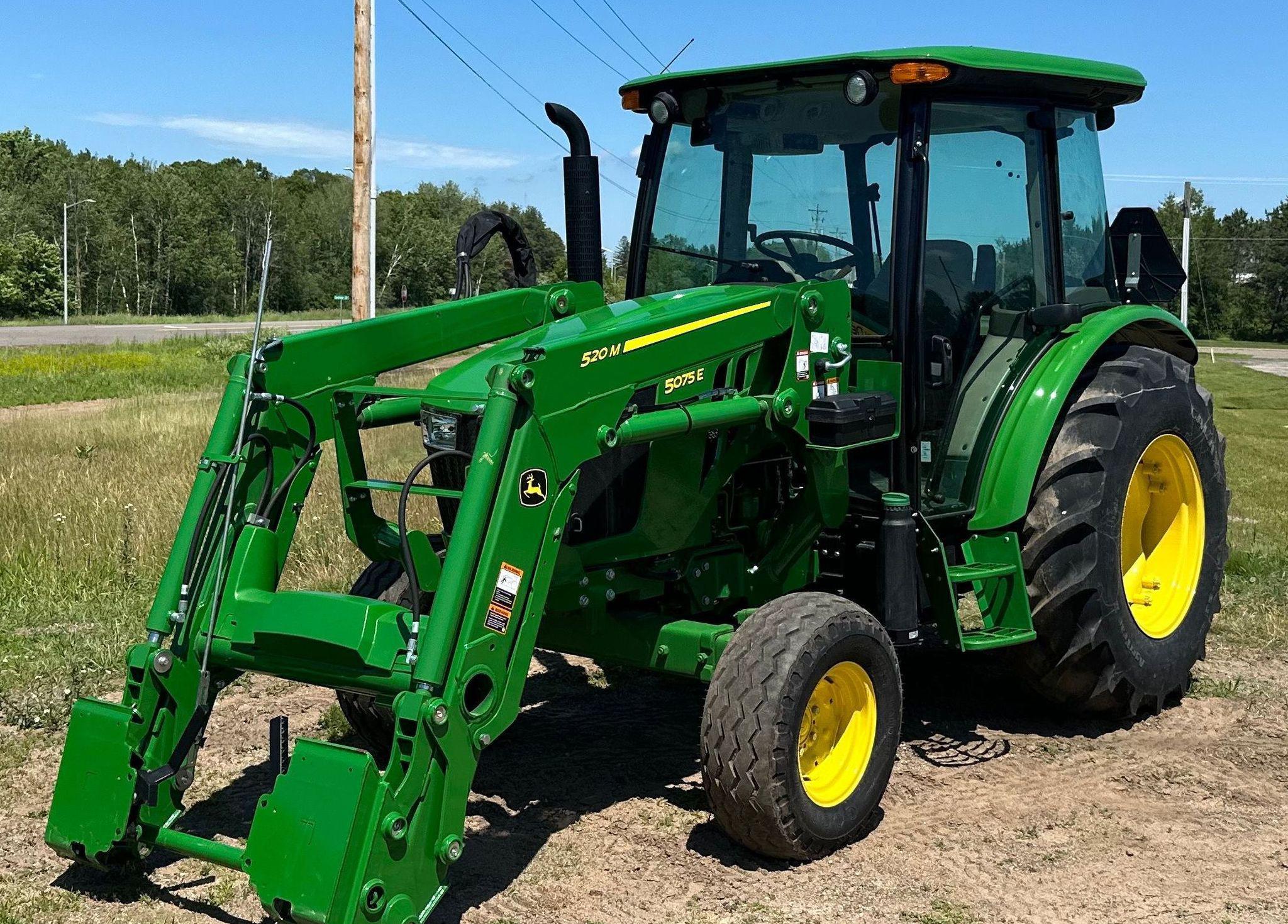 2021 John Deere 5075E alt