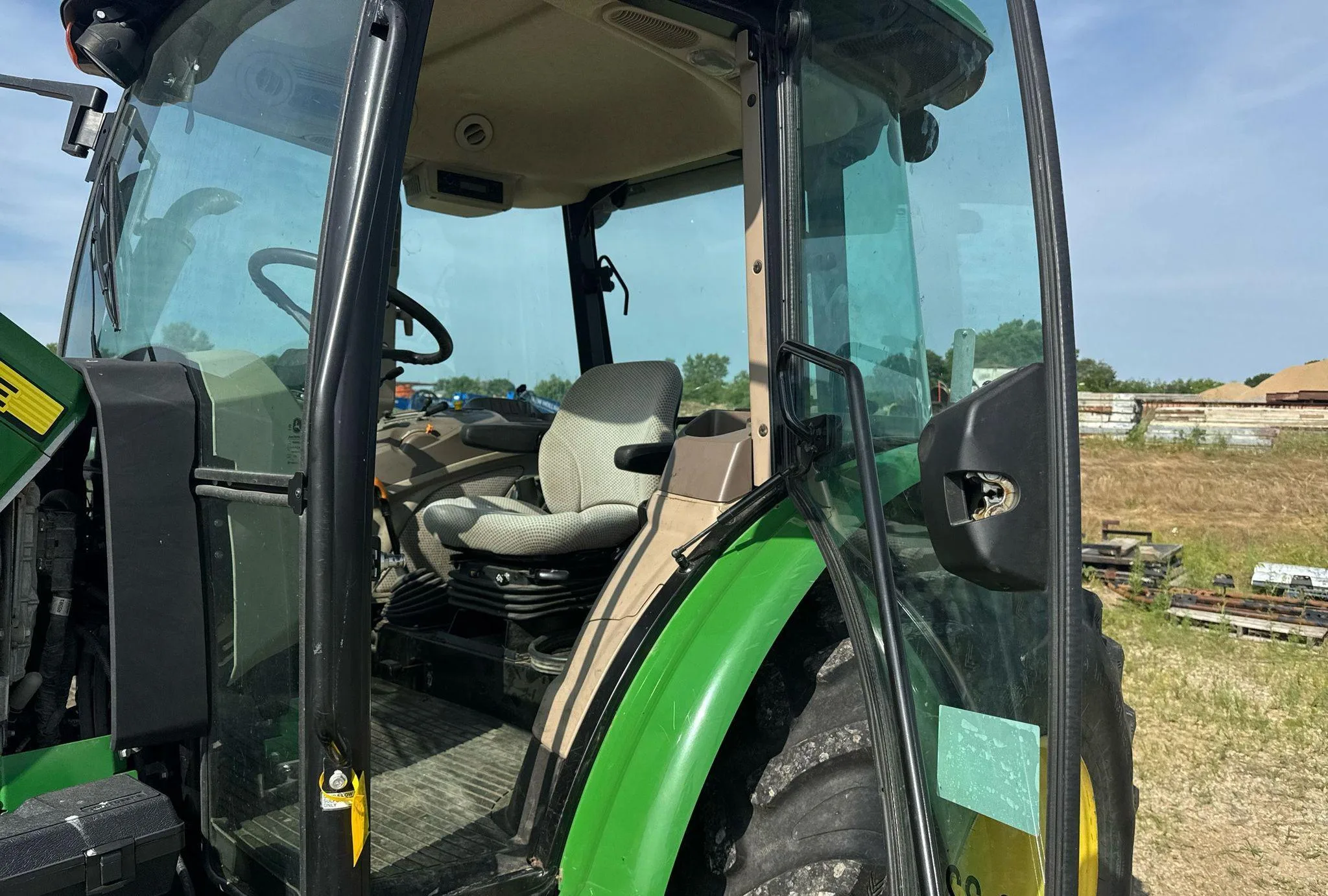 2019 John Deere 5100E