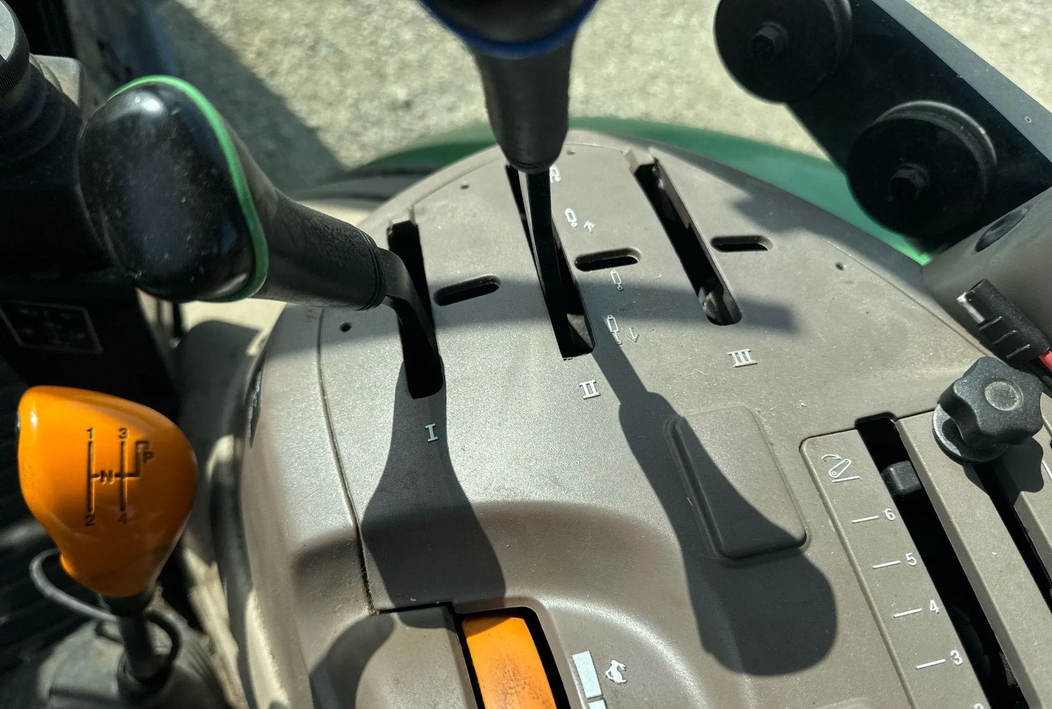 2019 John Deere 5100E