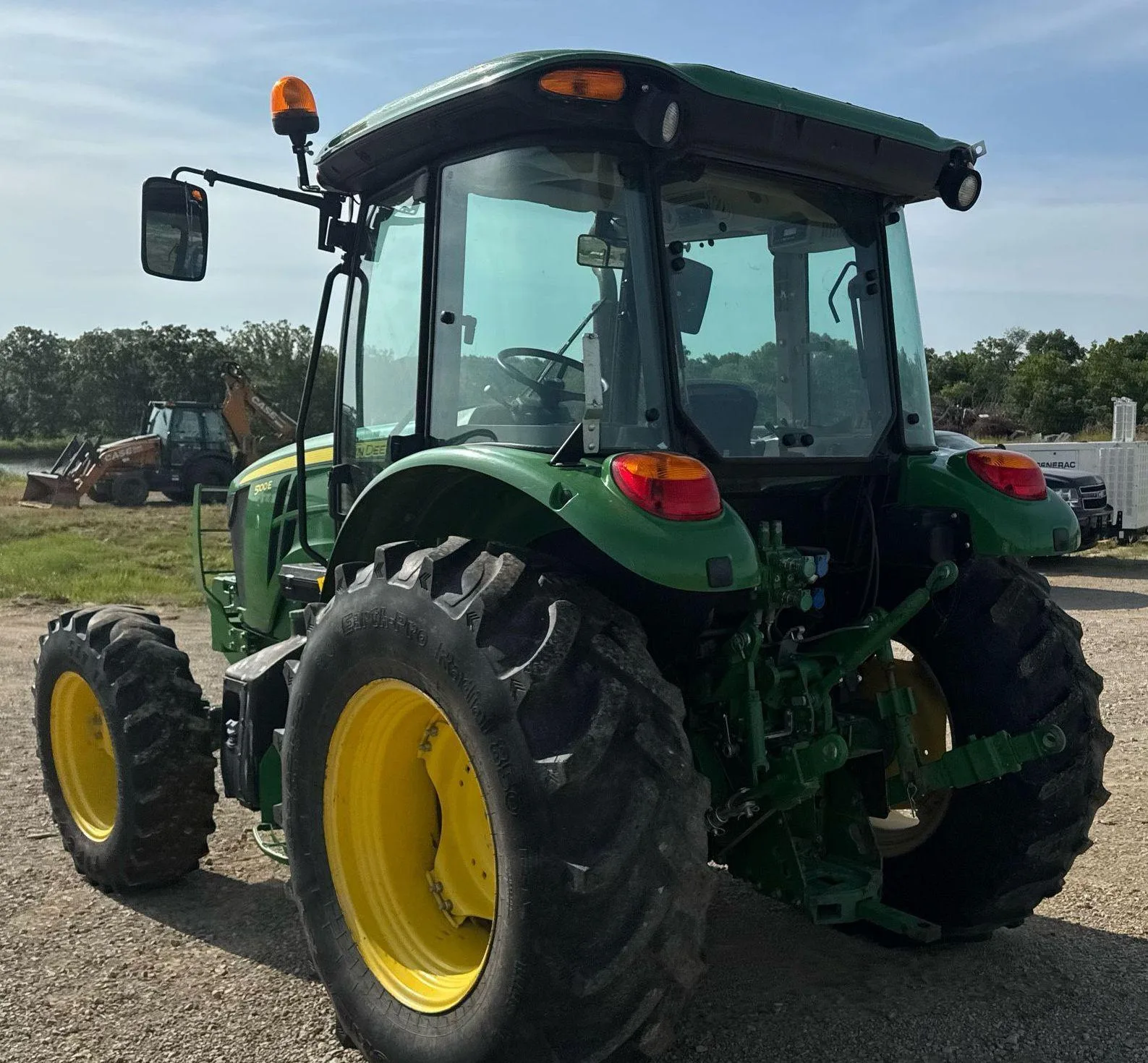 2019 John Deere 5100E