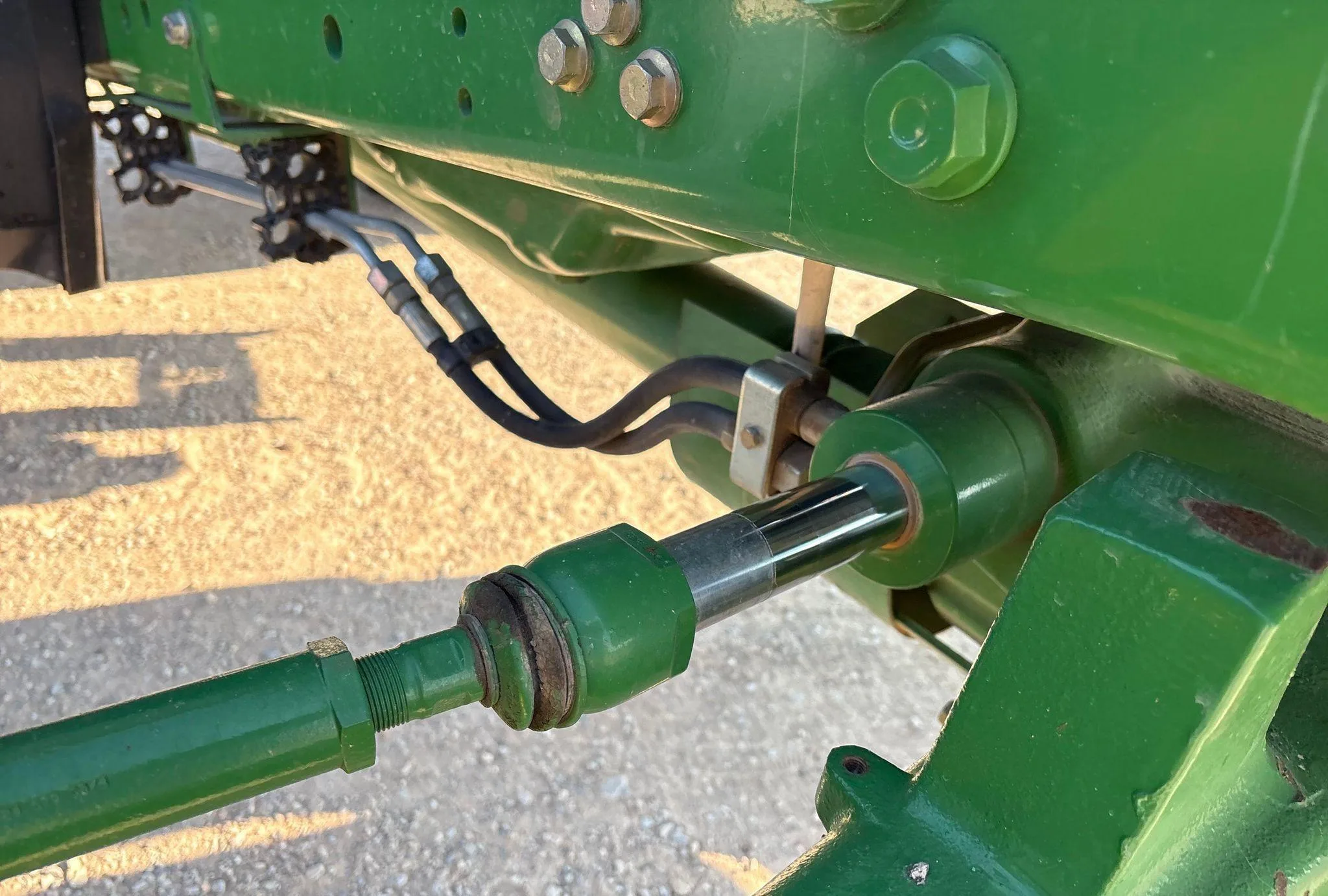 2016 John Deere 6120M