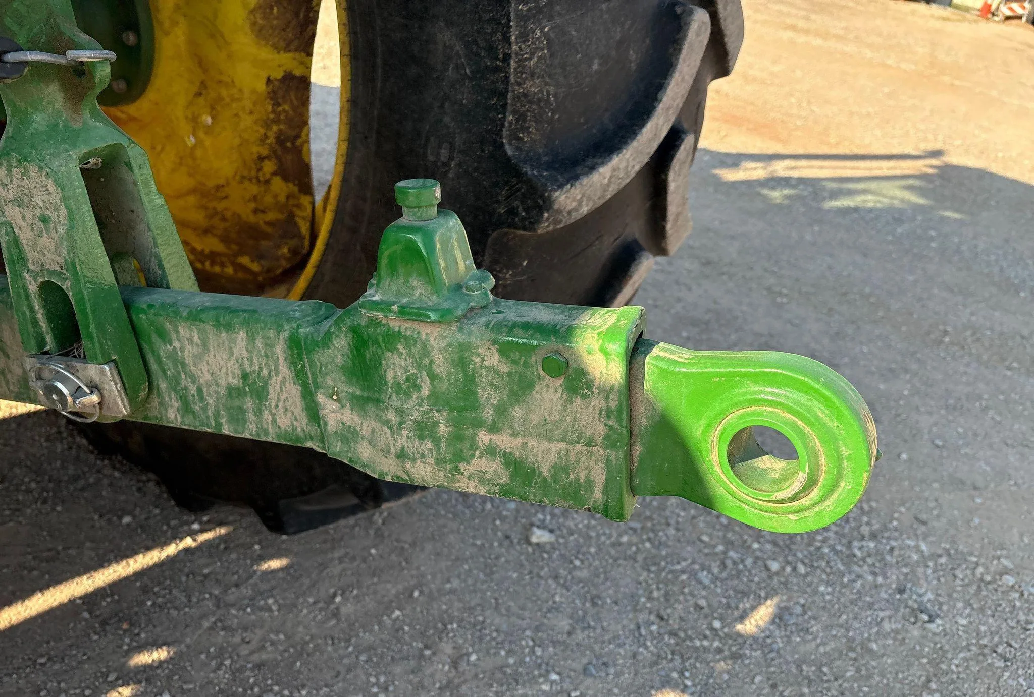 2016 John Deere 6120M