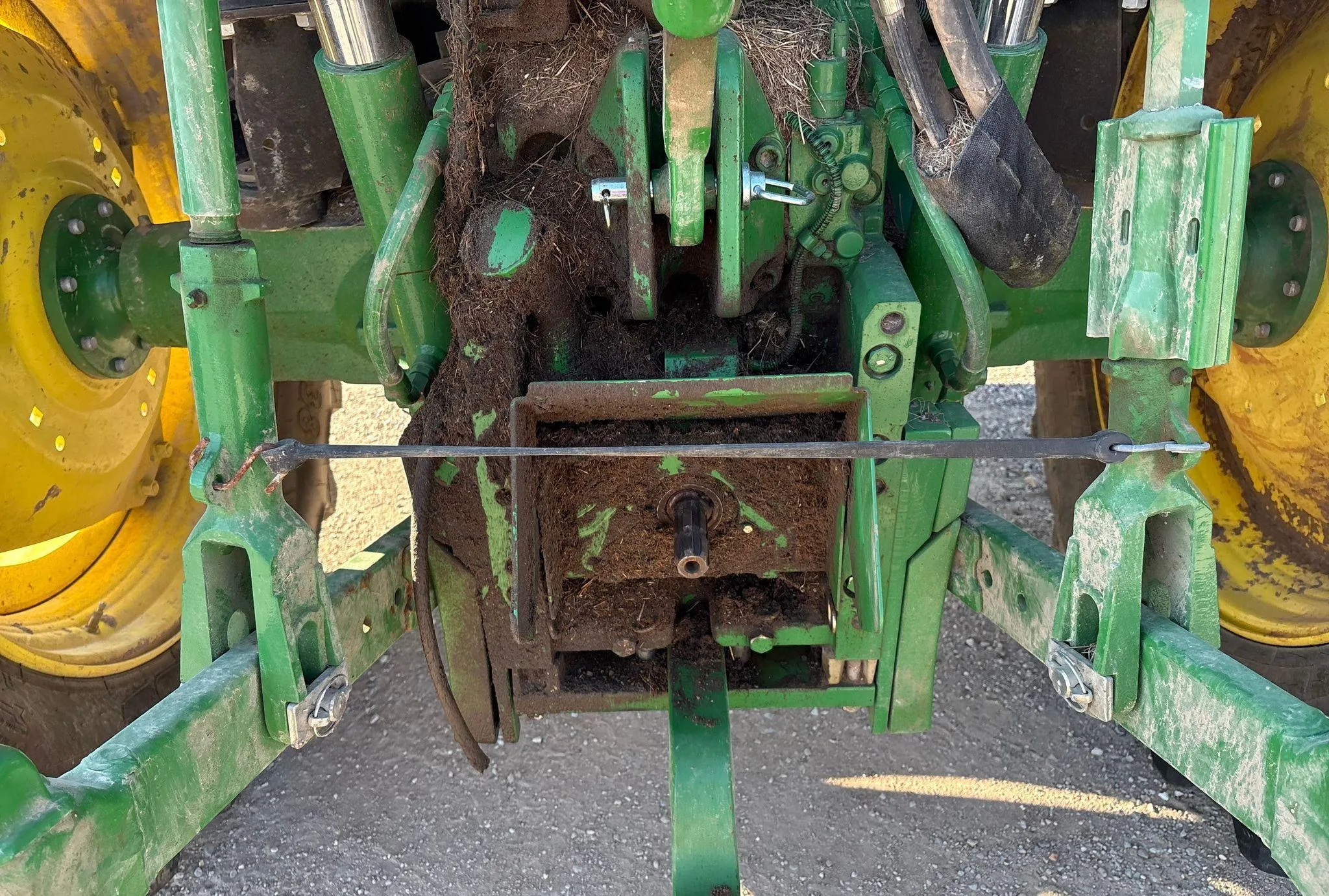 2016 John Deere 6120M