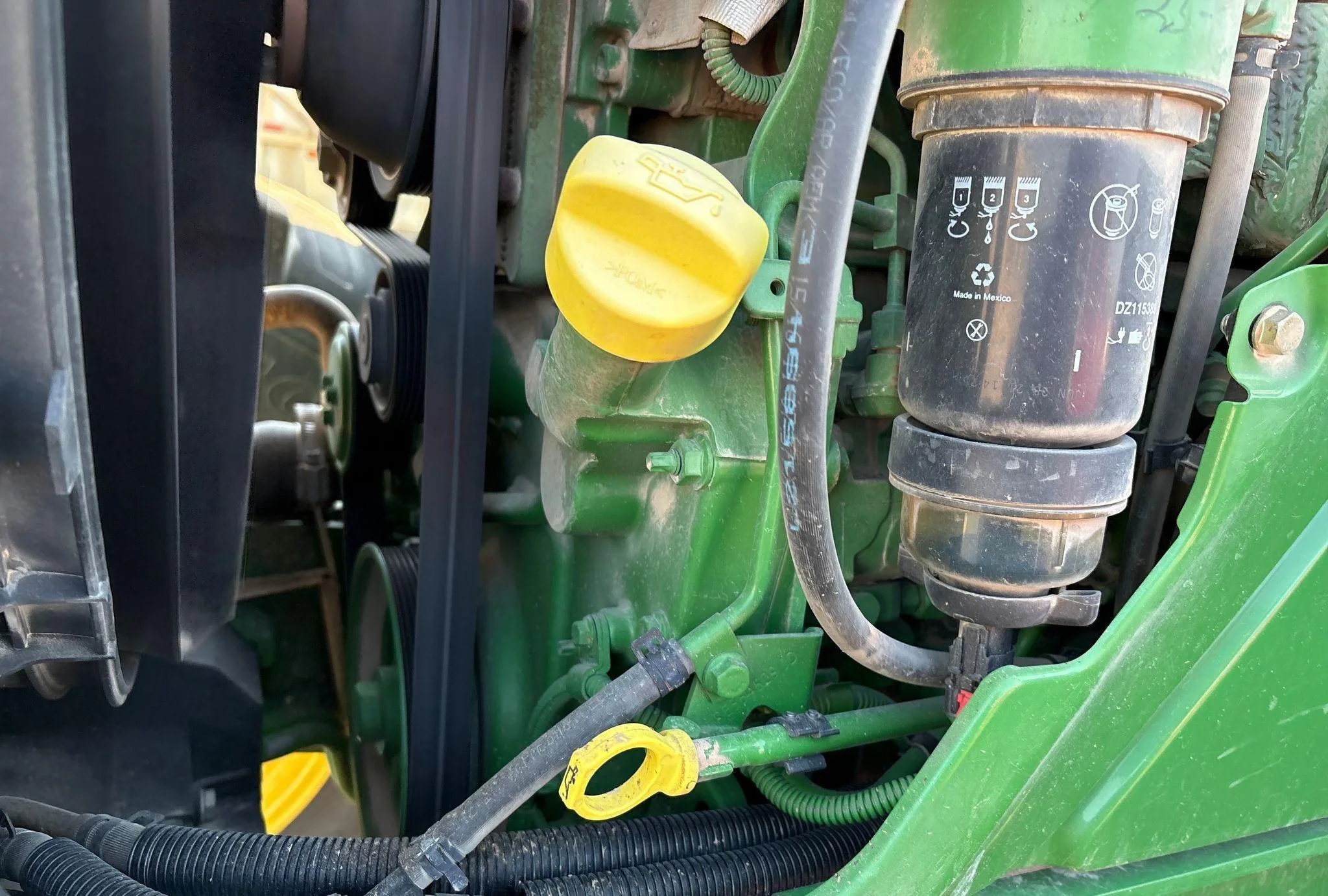 2016 John Deere 6120M