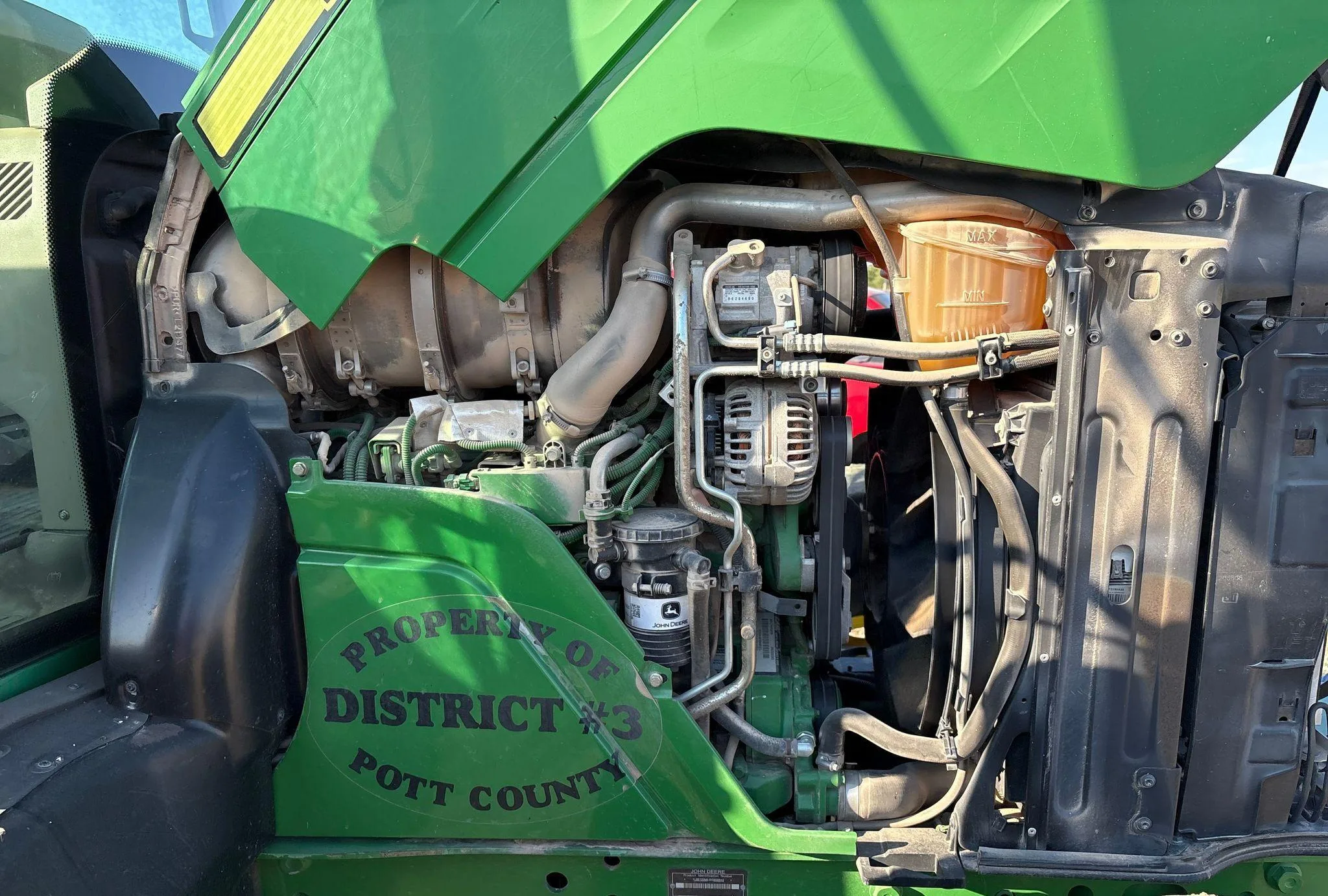 2016 John Deere 6120M