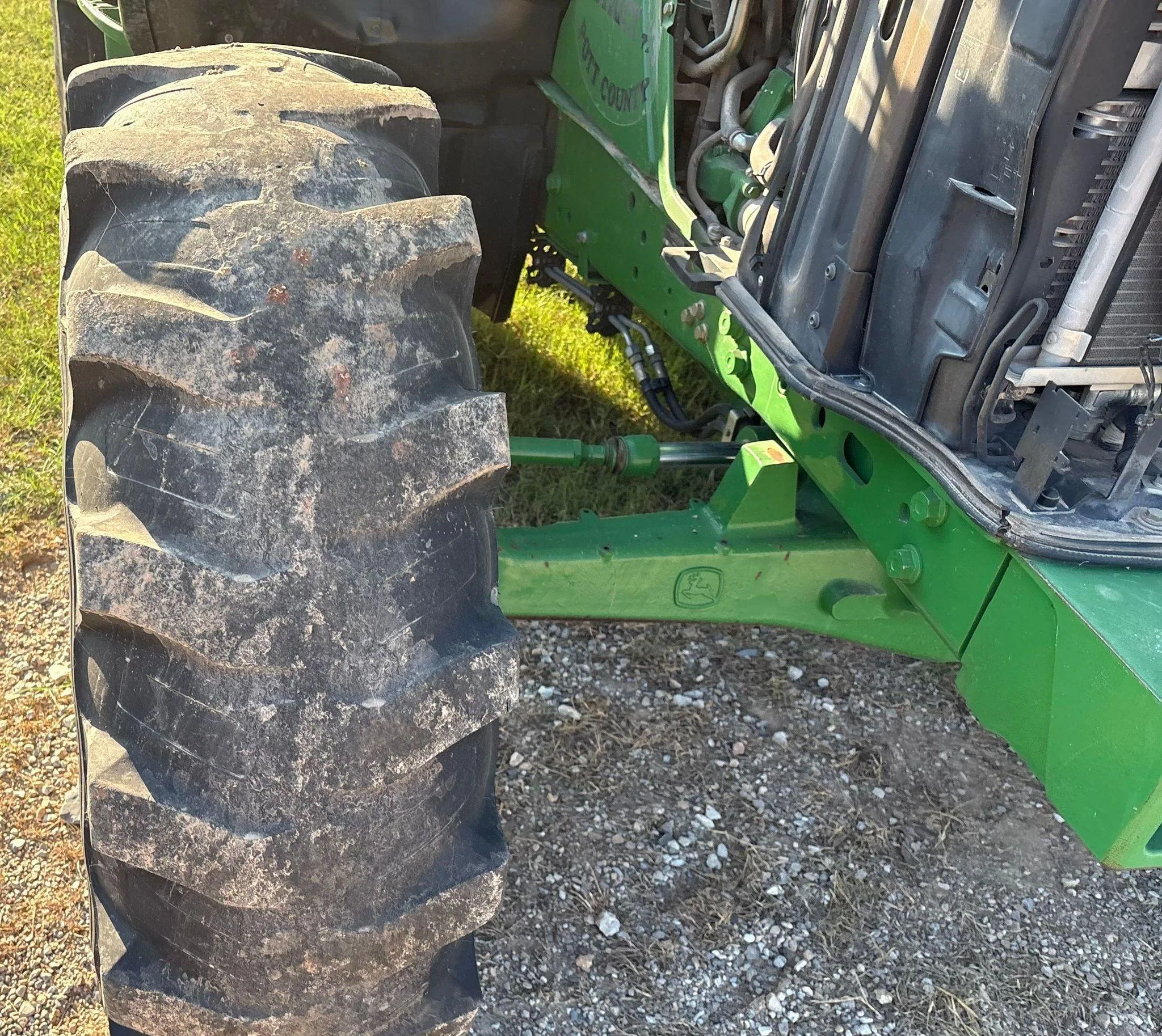 2016 John Deere 6120M