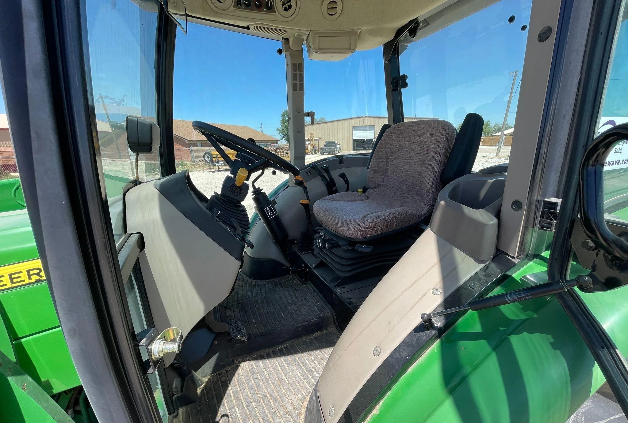 2018 John Deere 5075E