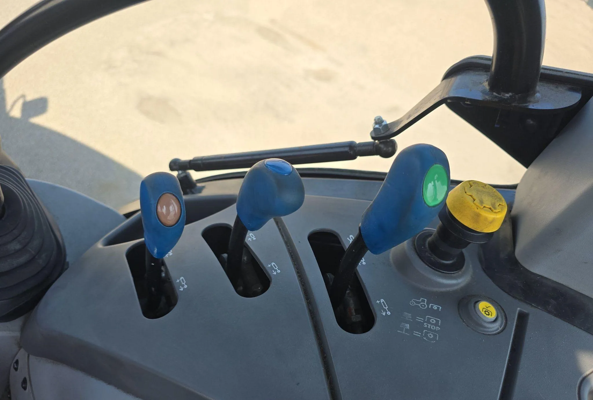 2019 New Holland Powerstar 100