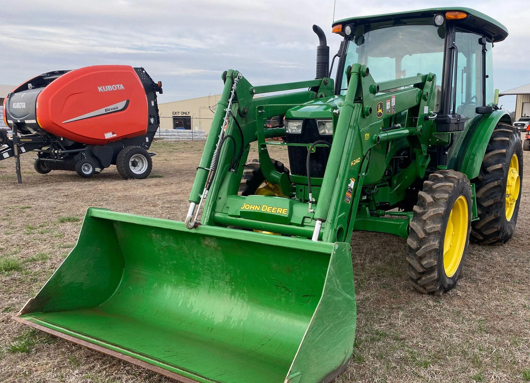2017 John Deere 5065E